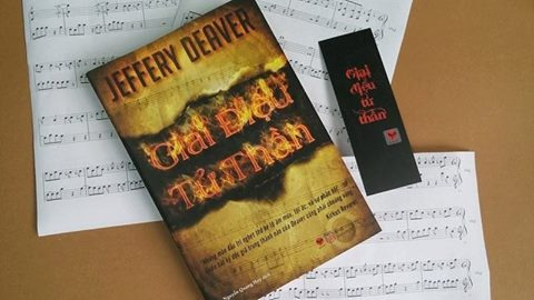 Cuốn sách đưa tôi đi từ bất ngờ này tới bất ngờ khác. Khi mọi thứ tưởng chừng ngã ngũ, thì nó lại chưa kết thúc. Khi mọi thứ đã kết thúc, lại có linh tính là chưa thể kết thúc đơn giản như thế. Nói chung 1 cuốn sách đáng để đọc.