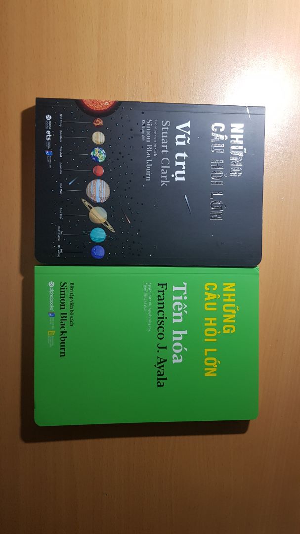 giao hàng nhanh, sàn phẩm được bọc kỹ càng sạch sẽ, sách còn mới và không hỏng hóc