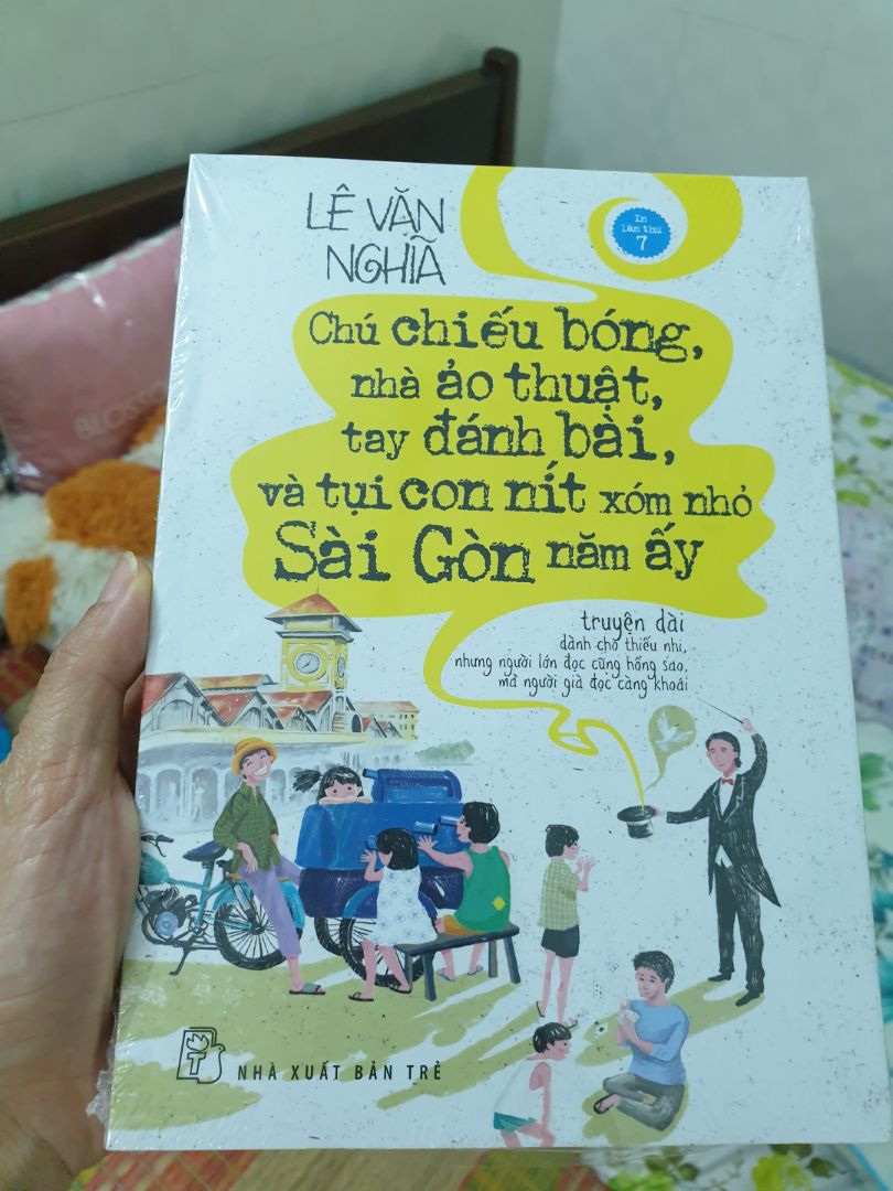 Đơn hàng sách của Tiki giao lúc nào cũng đúng hẹn, hiếm khi có lỗi về hình thức, lần này được bọc thêm bìa nhựa nên nhìn sạch sẽ và đẹp mắt.