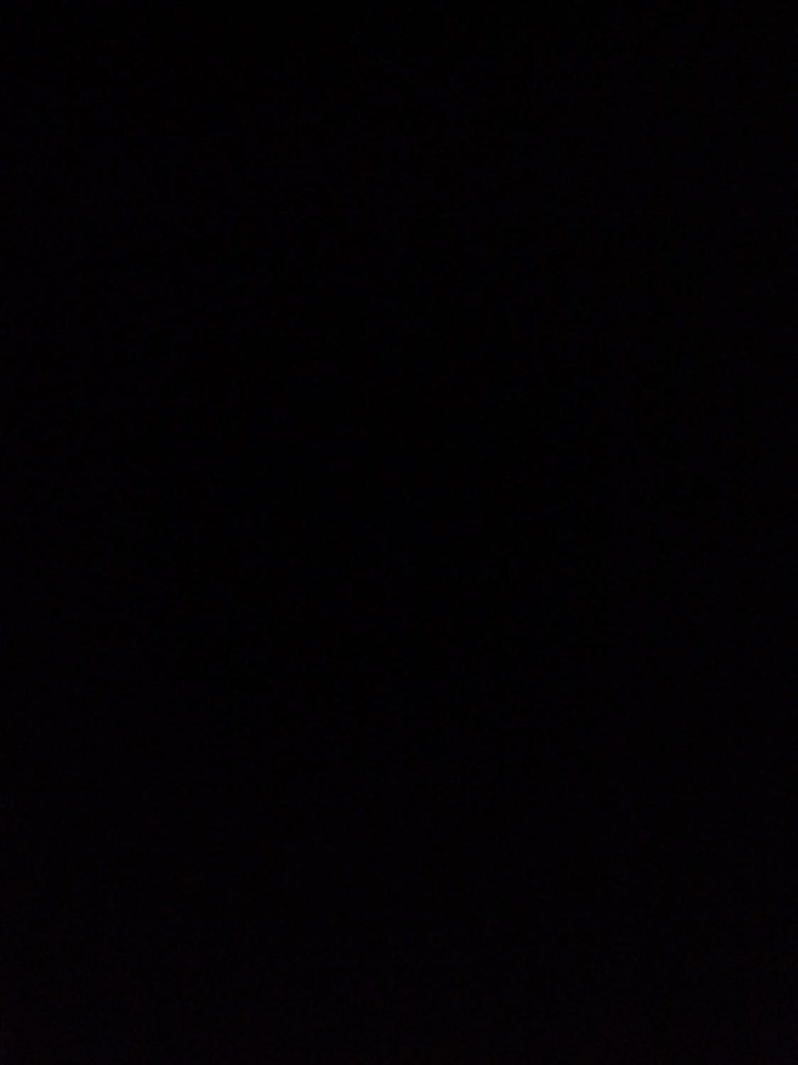 Sản phẩm rất xinh đẹp tuyệt vời, tôi không thể trông đợi gì hơn. Cảm ơn nhà cung cấp, nhà sản xuất, cảm ơn người bán hàng, cảm ơn sàn thương mại điện tử, cảm ơn người vận chuyển để tôi có cơ hội dùng sản phẩm tốt như thế này. Hàng đóng gói rất đẹp. Quả nhiên người bán đã gửi gắm rất nhiều tâm tư và tình cảm trong lúc gói hàng. Hộp không có dấu hiệu bị móp, chứng tỏ bộ phận vận chuyển đã nâng như nâng trứng, hứng như hứng hoa. Xin nghiêng mình cảm ơn vì tất cả. Thời gian vận chuyển rất hợp lí. Tôi đã đặt hàng với tâm thế hào hứng chờ đợi để được trải nghiệm sản phẩm và tôi không hề bị chờ mỏi cổ. Có thể thấy bên vận chuyển không quản ngại thời tiết và đường xá xa xôi để đưa sản phẩm cho tôi trong thời gian ngắn nhất.