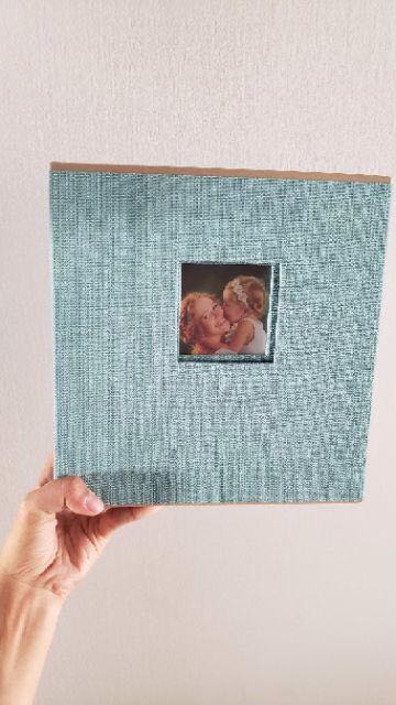 Bìa album cứng đẹp, chất vải bọc cũng mịn. chất liệu giấy bên trong ok. Giao hàng nhang chóng. Đóng gói cẩn thận. Rất ưng ý, sẽ ủng hộ cho những lần sau