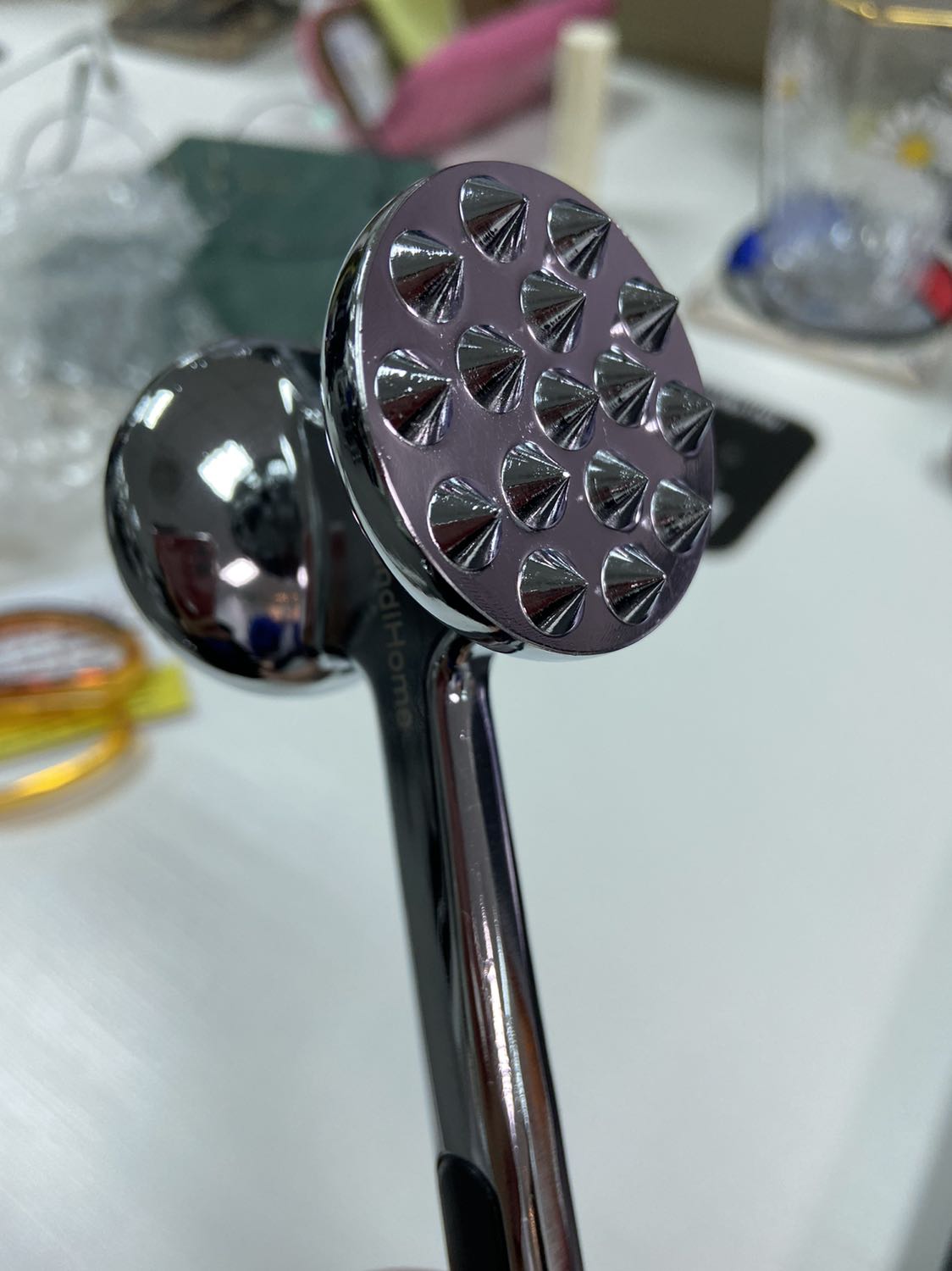 Sản phẩm đẹp, sắc xảo, cầm vừa tay, sáng loáng. Shop có cái card kèm theo khá chu đáo. Mọi ng có thể yên tâm mua bú đập thịt của shop này nhé.