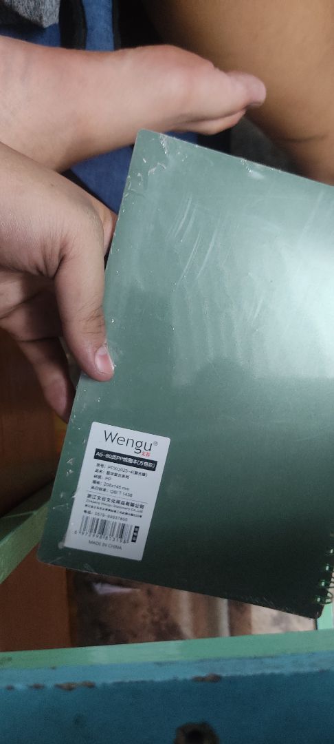 Hàng đóng gói cẩn thận kĩ sổ có bọc , bìa bằng nhựa giao hàng nhanh .NHƯNG sổ rất mỏng không biết đủ trang không nữa , chất lượng giấy mỏng không dày  như quảng cáo