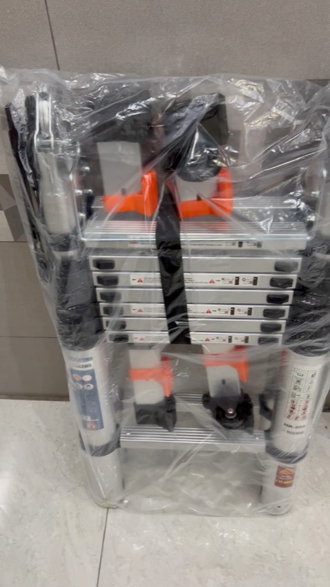 Rất hài lòng. Hàng chính hãng có tem bảo hành. Tiki giao hàng rất nhanh. Sản phẩm hơi nặng. Mình sẽ trãi nghiệm thử và cho ý kiến thêm. Hàng HAKAWA mặc dù nhập khẩu TQ nhưng hệ thống bảo hành của cty rất tốt vì mình đã sử dụng qua ghế xếp rồi.