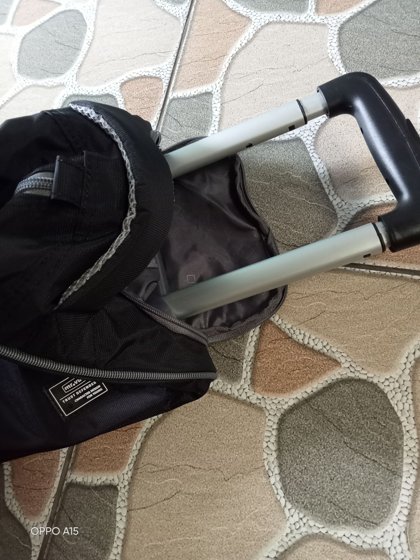 vừa nhận sản phẩm xong nhưng cần kéo lên ko đẩy xuống được. mong liên lạc với shop cung cấp sản phẩm. cảm ơn.