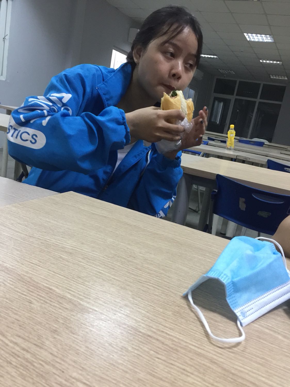 Sản phẩm ngon lắm nhưng ống hơi nhỏ mọi người mua đi nhé đã *** thử