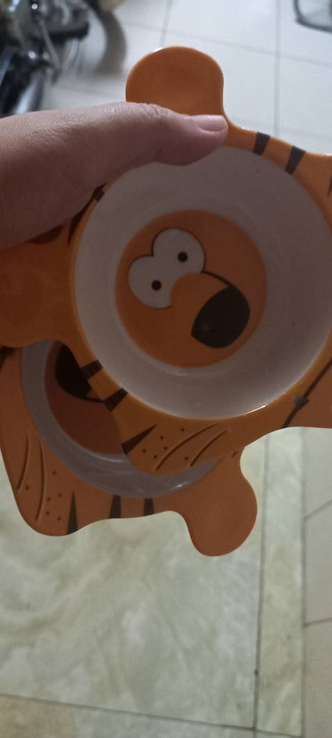 Cả 4 vị đều rất thơm. Con mình thích ăn. Được tặng kèm bát bằng nhựa hình con cọp. Cả 4 vị đều rất thơm. Con mình thích ăn. Được tặng kèm bát bằng nhựa hình con cọp.