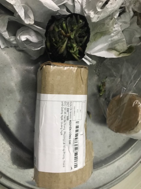 Hàng giao đến tay bị úng, bủng. Đề nghị đổi trả