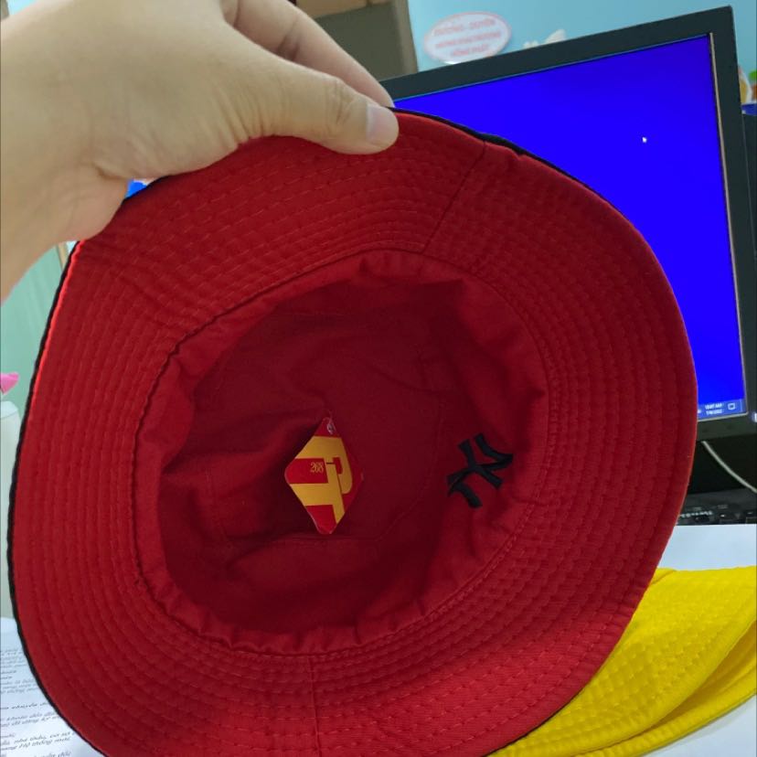 Giao nón như hình