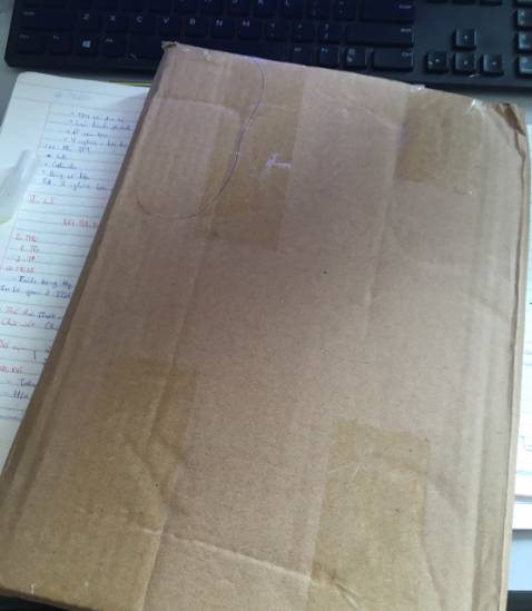 vở được bọc kĩ càng, bìa với giấy dày dặn, giao hàng khá nhanh, sẽ mua lại