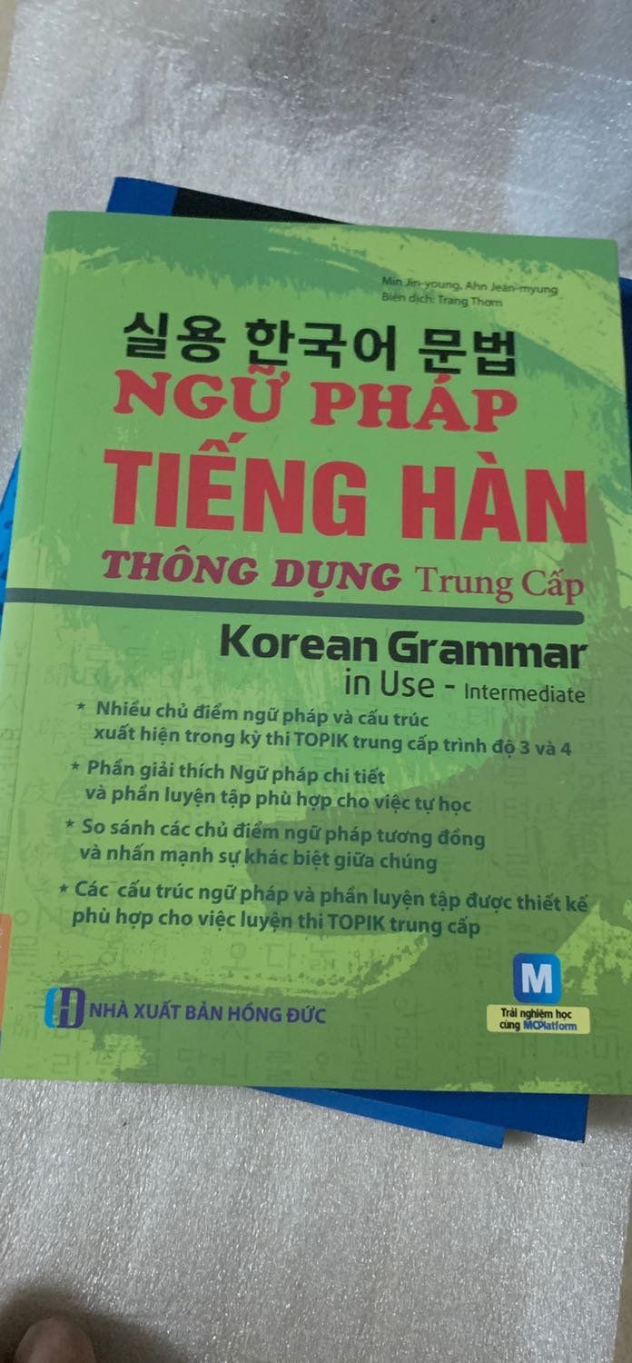 Giá khá rẻ so với các tiệm sách bán chất lượng sản phẩm tuyệt vời đóng gói sản phẩm chắc chắn giao hàng nhanh chóng