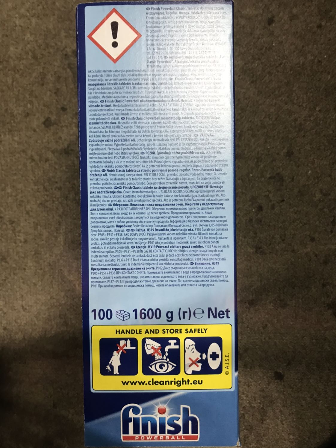 Hàng được đóng gói cẩn thận, chắc chắn. Sản phẩm có mẫu mã đẹp, ngày sản xuất mới. Giống sản phẩm tôi mua xách tay tại Đức nhưng giá thành hợp lý hơn nhiều. Sẽ tiếp tục mua thêm nữa.