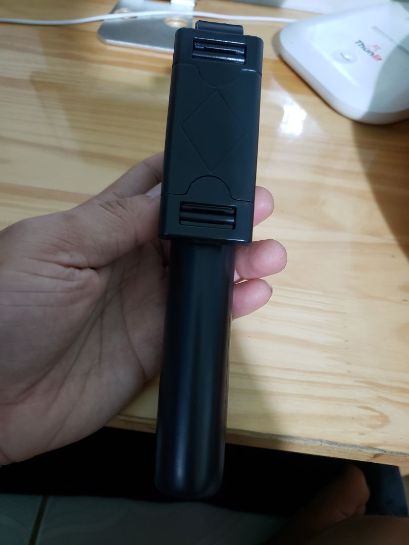 Gậy giá rẻ mà rất tiện lợi, không cần sạc, pin trâu chụp đẹp, giao hàng nhanh nữa, shop tuyệt vời.