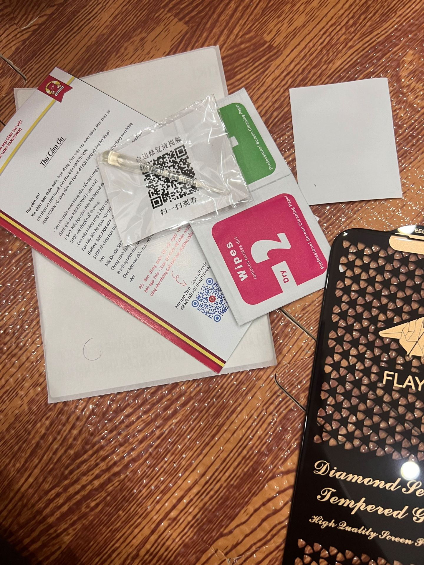 sản phẩm giá rẻ, lại còn được tặng nhiều, giao hàng nhanh, nice