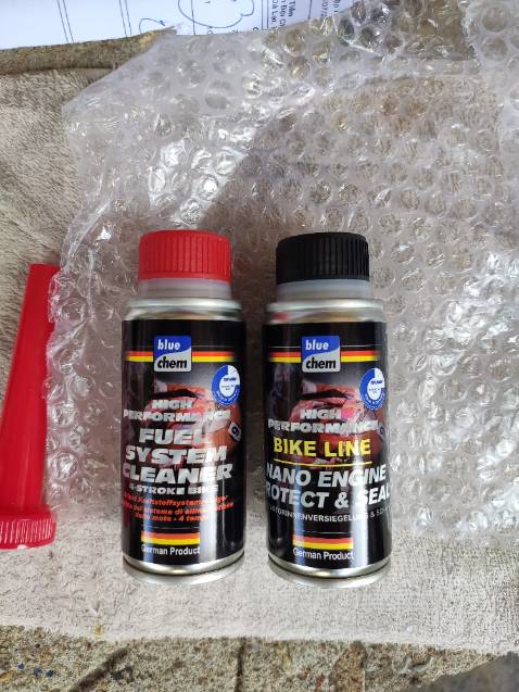 Hàng giao đúng mẫu, đóng gói cẩn thận, chai vệ sinh buồn đốt, kim xăng thì thấy có hiệu quả với xe chạy trên 65k km nên mua thêm lần 2, còn chai bảo vệ động cơ chưa dùng nhưng hy vọng sử dụng tốt như nhà sản xuất công bố.