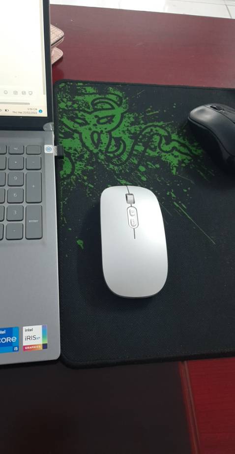 dùng con chuột này phê luôn cả nhà ạ. 
bấm nút không có tiếng lạch cạch gì luôn, chuột êm ru, cảm giác chắc tay và rất xịn xò nhé.
giá thì quá rẻ. giao hàng cực nhanh luôn. vừa tối qua đặt mà chiều nay đã nhận được.
Cho Shop 5 sao trọn vẹn nhé!
đáng mua lắm nha