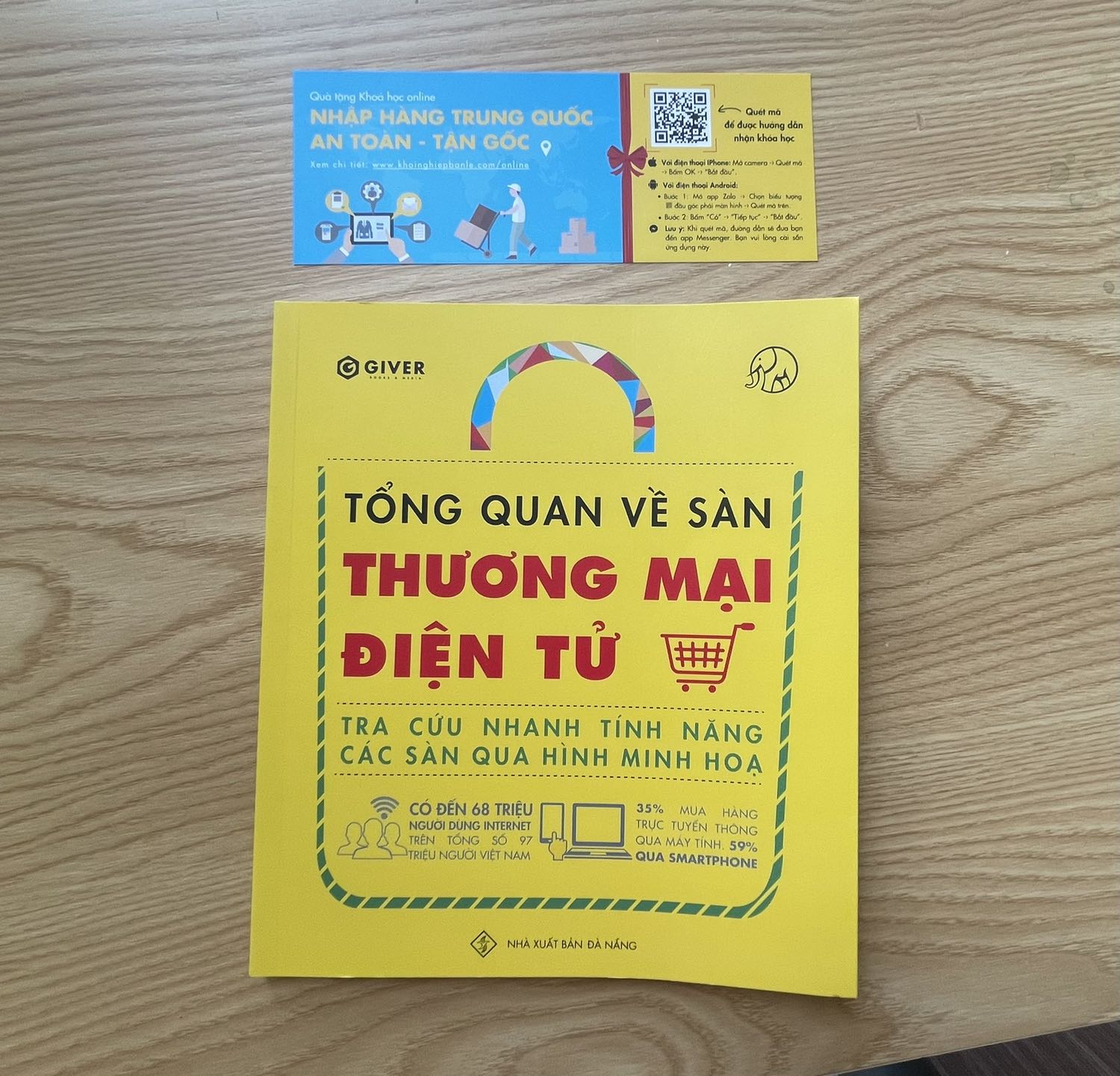 Bộ sách đẹp, bao bì chỉn chu, đóng gói kỹ càng, giao hàng nhanh. Nội dung combo bao gồm nhiều cấp độ, tham khảo nhanh các cách thao tác quan trọng trên sàn, đến chia sẻ kinh nghiệm về kinh doanh trên sàn Tmđt Việt Nam, thế giới và các quy luật cốt lõi khi kinh doanh điện tử. Nếu muốn nắm bắt nhanh chóng, tổng quát về kinh doanh Tmđt để bắt đầu kinh doanh tự tin, bài bản thì có thể tham khảo bộ sách này.