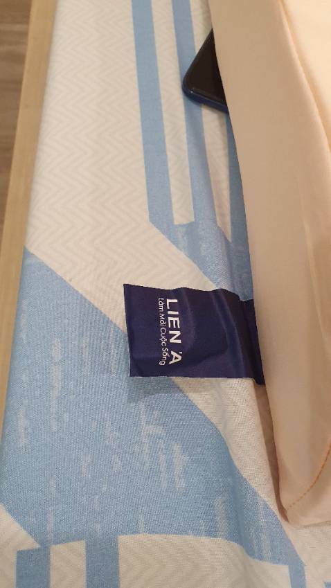 Gối tốt, hình thức đẹp, mẫu mã chuẩn.
Giao hàng gói cuộn hơi chặt nên cái túi về nhìn nát quá.