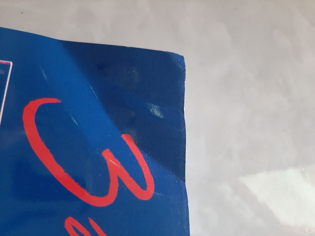 Mình hơi buồn về phần vận chuyển nhưng chị shipper khá dễ thương và nội dụng khá ổn. Mong Tiki nên để ý về phần vận chuyển hơn vì mỗi lần thấy sách bị cong hay sao đó thì mình khá sót.