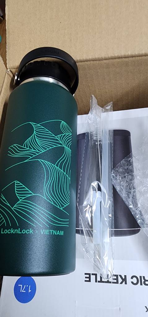 Lock & Lock là thương hiệu mình yêu thích về dộ kín, giữ nhiệt tốt và thiết kế sản phẩm đa dạng