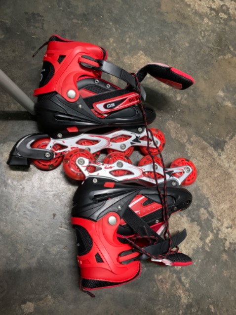 Shop đã giao sai màu của sản phẩm. Tôi đặt màu xanh mà lại giao màu đỏ. Và không có bộ bảo hộ tặng kèm. Đề nghị đổi trả hoặc gửi thêm bộ bảo hộ chân, tay…