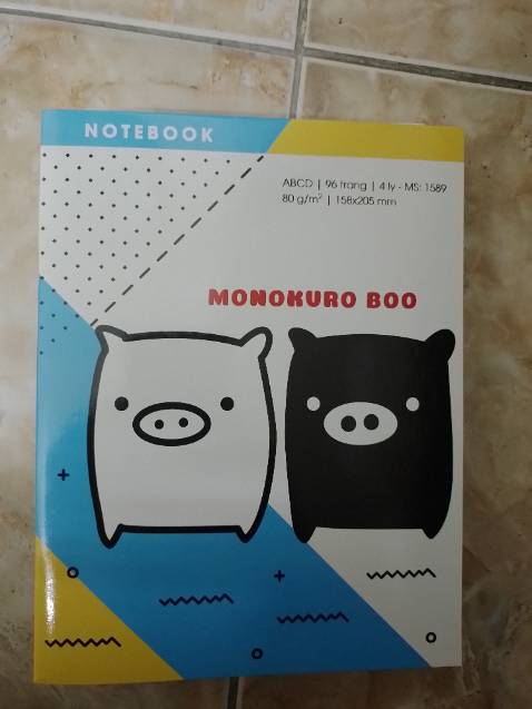 Đẹp, vừa vặn, dễ thương, bạn nào chữ to thì nên mua hẳn vở size to ạ
