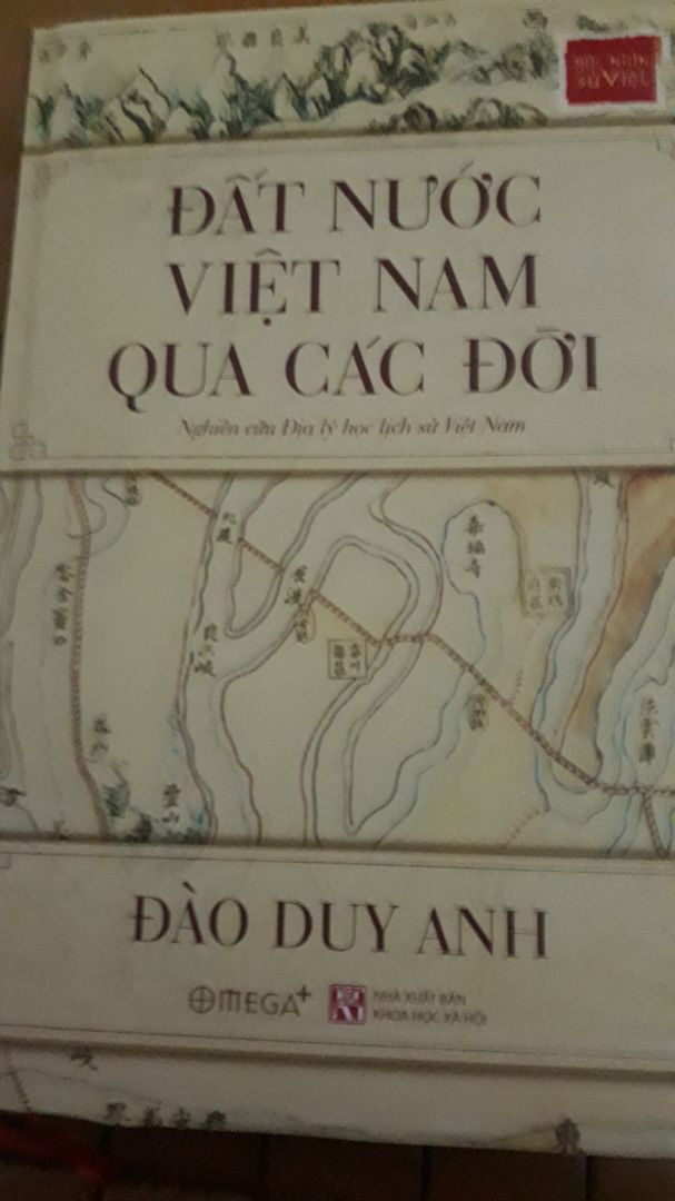 nếu sách kèm theo bản đồ vn qua các thời kỳ tương ứng tưng chương thay vì nhét xuống cuối sách thì dễ nhai hơn.
cuốn sách viết tập trung về đất việt mở mang bờ cõi về phương nam là nhiều, giá như có thêm nhiều thông tin song song của phần phía bắc bị lấn và các quốc gia đã từng ở trên vùng phía nam thì ngon.