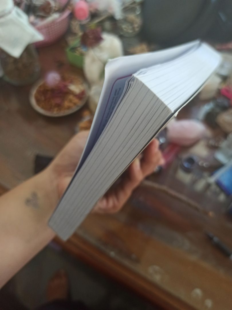 đóng gói quá sơ sài , chỉ bỏ quyển sách vào hộp giấy r mang đi giao mà giá ship lấy tận 40k. quyển sách không có cả bọc nilon để bọc chứ chưa nói đến quấn chống sốc nên sách giáo đến bị quăn góc. Quá thất vọng với lần mua này