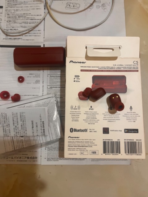 Sản phảm chất lượng rất kém!
Âm thanh chỉ nghe được 1 bên, và rất nhỏ, không có âm bass.
Và kết nối Bluetooth hiện tại thì không còn kết nối với điện thoại mình được nữa!