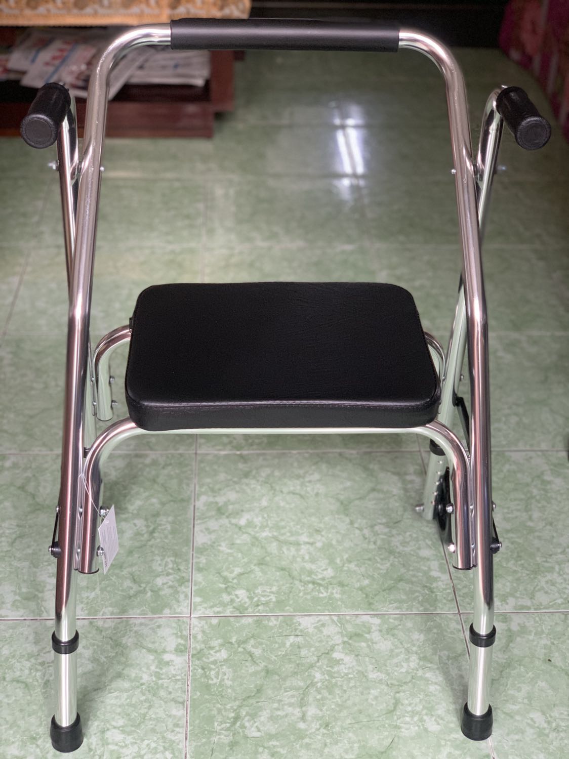 Giao hàng đúng thời gian cam kết.
Chất lượng sản phẩm khá ổn, đúng thương hiệu, thiết kế chắc chắn, điều chỉnh thuận tiện.
Hài lòng với dịch vụ🤗