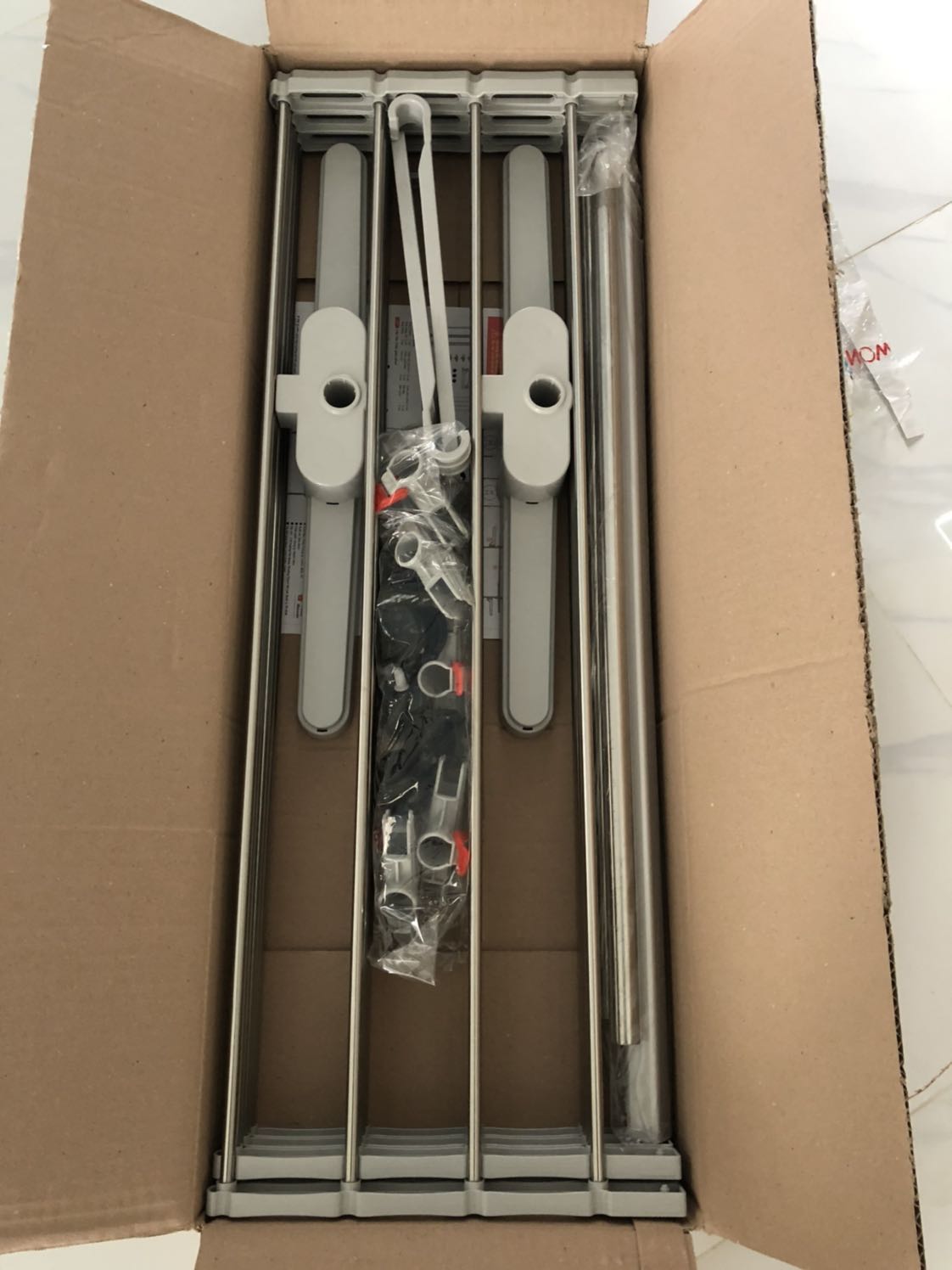 Giao hàng nhanh, gọn, ráp dễ, cảm giác hơi mong manh xíu