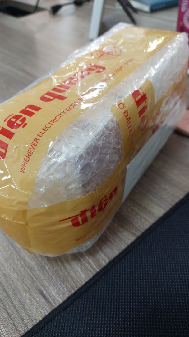 giao hàng với đóng gói miễn chê luôn, chưa dùng nhưng chất lượng đồ điện quang thì không nghi ngờ luôn
