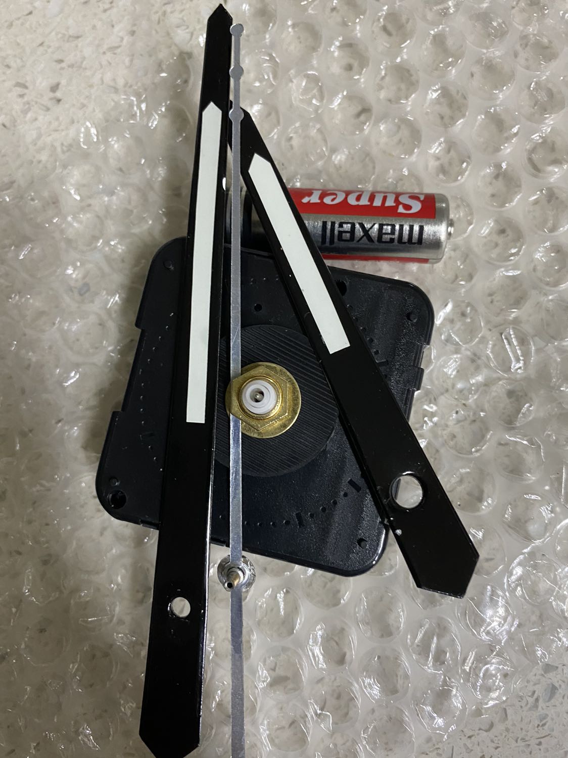 HÀNG ĐỂU
do mình không xem kỹ nên cú nghĩ hàng cao cấp do xem phim và hình ảnh quảng cáo, không tương xứng với giá tiền, dạ quang chỉ là hai miếng dán, không phải sơn dạ quang như các đồng hồ cao cấp khác. Gửi thêm hình để so sánh, đồng hồ mặt vàng đó chỉ có 49k kể cả vận chuyển HÀNG ĐỂU
do mình không xem kỹ nên cú nghĩ hàng cao cấp do xem phim và hình ảnh quảng cáo, không tương xứng với giá tiền, dạ quang chỉ là hai miếng dán, không phải sơn dạ quang như các đồng hồ cao cấp khác. Gửi thêm hình để so sánh, đồng hồ mặt vàng đó chỉ có 49k kể cả vận chuyển