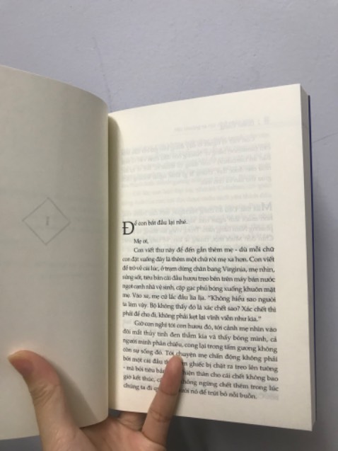 Giao hàng nhanh. Sách đặt hôm trước hôm sau là có rồi
. Hộp giấy có để giấy cho kín hộp đỡ sốc nè.
Cuốn này đặt chung với Yêu những đều không hoàn hảo mà cuốn này có hơi trầy nhẹ mép sách á.
Còn lại ổn áp Giao hàng nhanh. Sách đặt hôm trước hôm sau là có rồi
. Hộp giấy có để giấy cho kín hộp đỡ sốc nè.
Cuốn này đặt chung với Yêu những đều không hoàn hảo mà cuốn này có hơi trầy nhẹ mép sách á.
Còn lại ổn áp