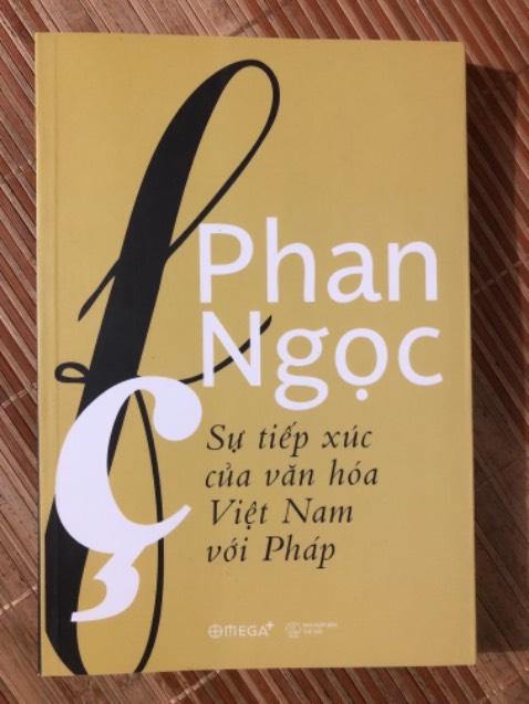Thực ra là k phải guu của mình nhưng có giảm giá nên mua về đọc thử. Nội dung về chủ đề lịch sử, thời kỳ ảnh hưởng của Thực dân Pháp nên ai muốn tìm hiểu về lịch sử có thể tham khảo, nội dung giữa các phần cũng rất rõ ràng, mạch lạc.