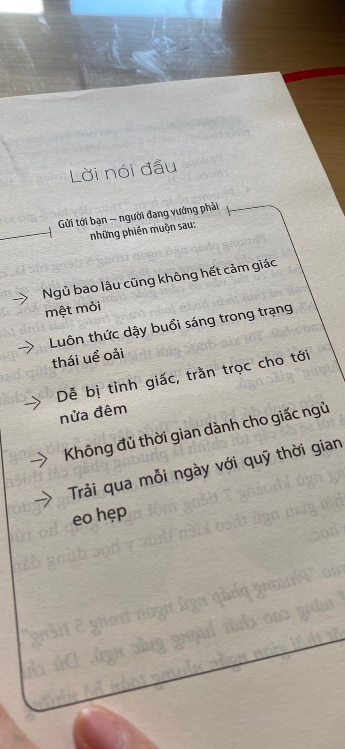 Mình mua hàng đợt thanh lý dọn kho nên mua được khá nhiều sách. hầu hết đều mới và chất lượng rất oke. tuy nhiên vẫn còn 1 số đầu sách bị nát và cũ dù biết sách cũ nên cũng k tránh khỏi. cám ơn tiki và bạn giao hàng bên tiki đã làm việc rất chuyên nghiệp 

Sách mỏng đẹp, in chất lượng, có dây chặn sách. Nội dung rất hay do bác sĩ thần kinh viết. Sách hướng đến cải thiện giấc ngủ, nâng cao chất lượng cuộc sống