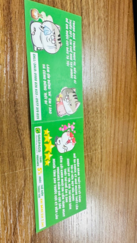 Túi mang cơm tưởng cái vali
Thêm cả card nữa. Không chịu nổi với shop