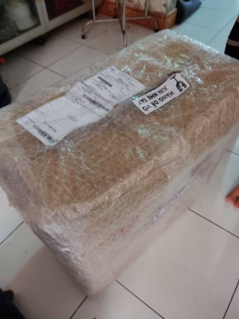 Sản phẩm giao nhanh, đóng gói cẩn thận, lắp ráp đơn giản, có hướng dẫn kèm theo