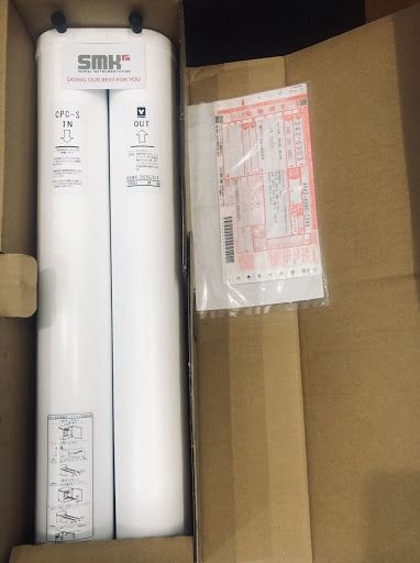 không có dịch vụ lắp đặt. trong thùng cũng ko có hướng dẫn. nhưng khi liên hệ cskh thì được người bán hỗ trợ tư vấn hướng dẫn tự lắp nhiệt tình. ok