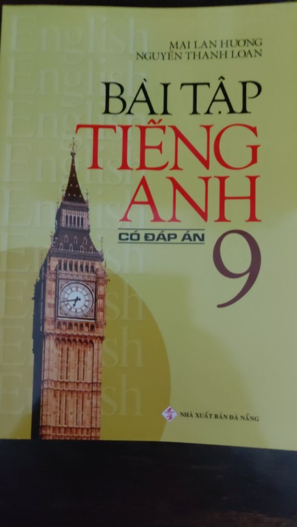 sổ tay nhỏ nhưng đầy đủ công thức, k bị móp méo, giao hàng nhanh có điều đóng gói k phải bong bóng như mọi khi.