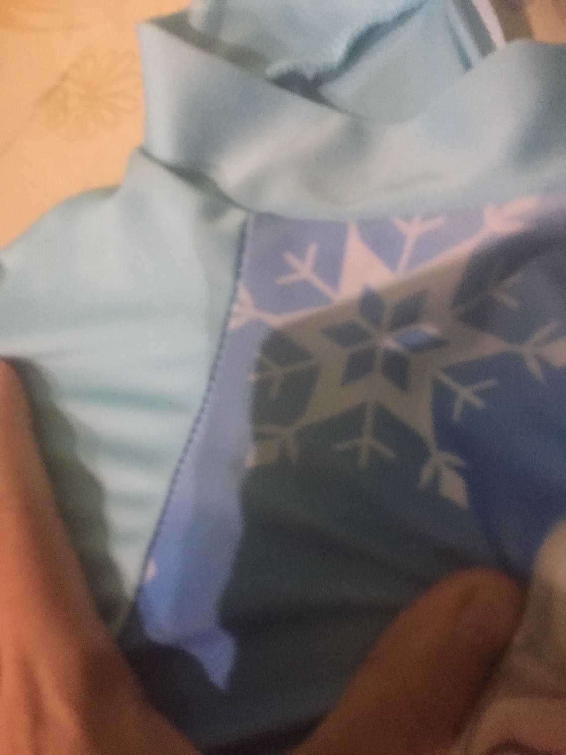 Mình mua cho em gái mình, ẻm năm nay 10t mình mua size 9-10t nó mặc vừa như in. Cảm ơn shop