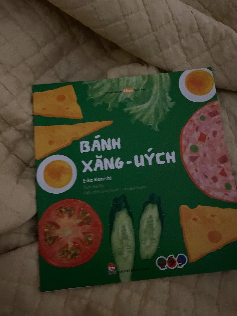 con mình thích sách ít chữ nên mua ehon bên này rất hợp, còn giúp con tập vẽ theo