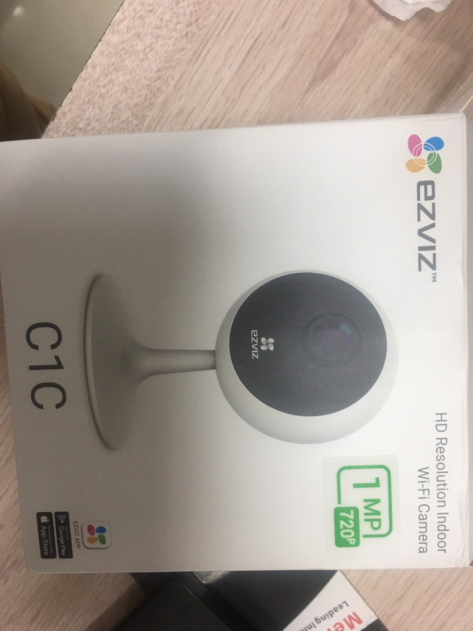 Đặt hàng Camera 2MP, sao lại giao hàng camera 1MP. Thẻ nhớ tặng kèm là Netac nhưng khi giao lại là thẻ hiệu khác. ĐỀ nghị shop làm việc lại.