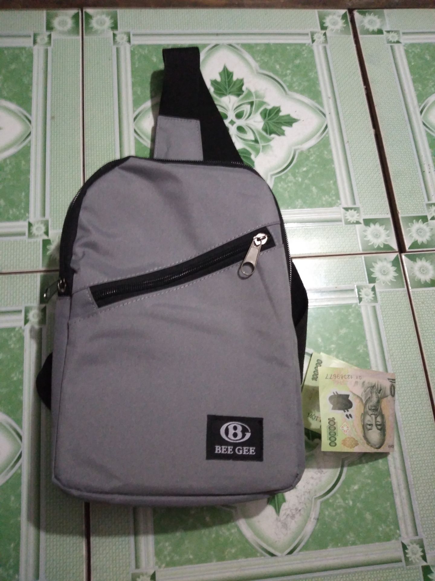 kiểu dáng thì phù hợp còn chất liệu vải thì ko hài lòng cho lắm .... ?