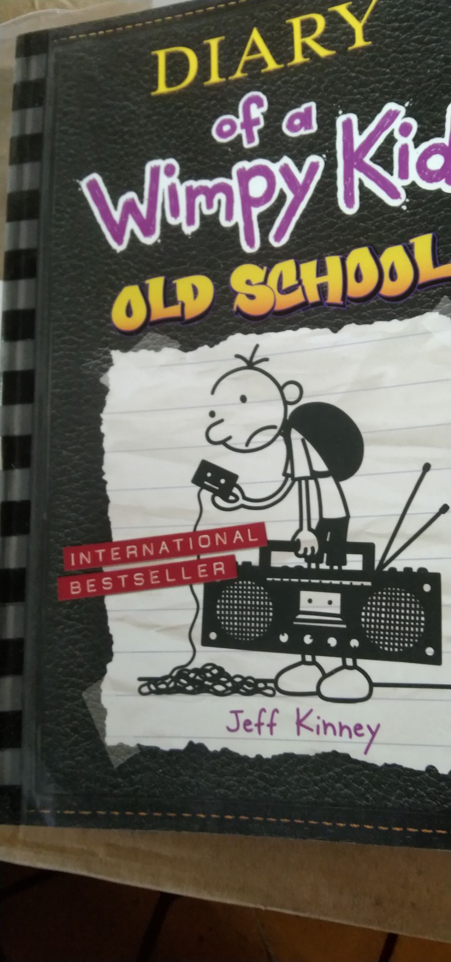 sách để lâu, trang trong sách đã ngả vàng, đóng gói cẩn thận, giao hàng siêu nhanh