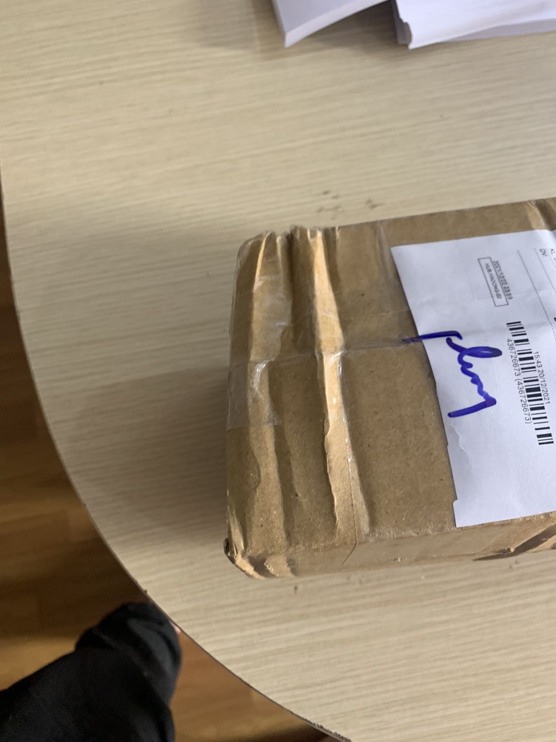 Giao hàng chậm, nội thành trước chỉ 2 ngày giờ 4-5 ngày, hôm qua khi có nhờ mình lùi sang hôm nay mình cũng ok, nhưng mình có dặn giao sớm vâng vâng cũng 3h30 chiều mới giao. Khi giao thì hộp méo có hiện tượng cạy mở, đến cái bóng chống sốc cũng te tua. Chắc do mình hội viên TikiNow nên không được tôn trọng bằng khác?
Sản phẩm mới nhận đầu cáp lòi ra khỏi túi, chất lượng sợi cáp cần kiểm chứng thêm sau 1 khoảng thời gian sử dụng. Nhận định ban đầu cáp bọc dù đẹp, chắc chắn