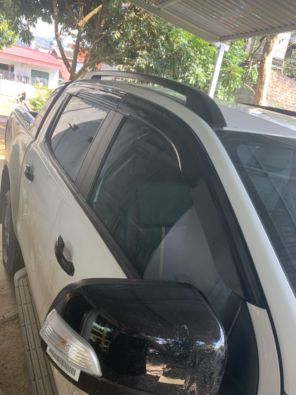 Gưi sai mẫu. Ko giống ảnh. May vẫn dùng tạm dc