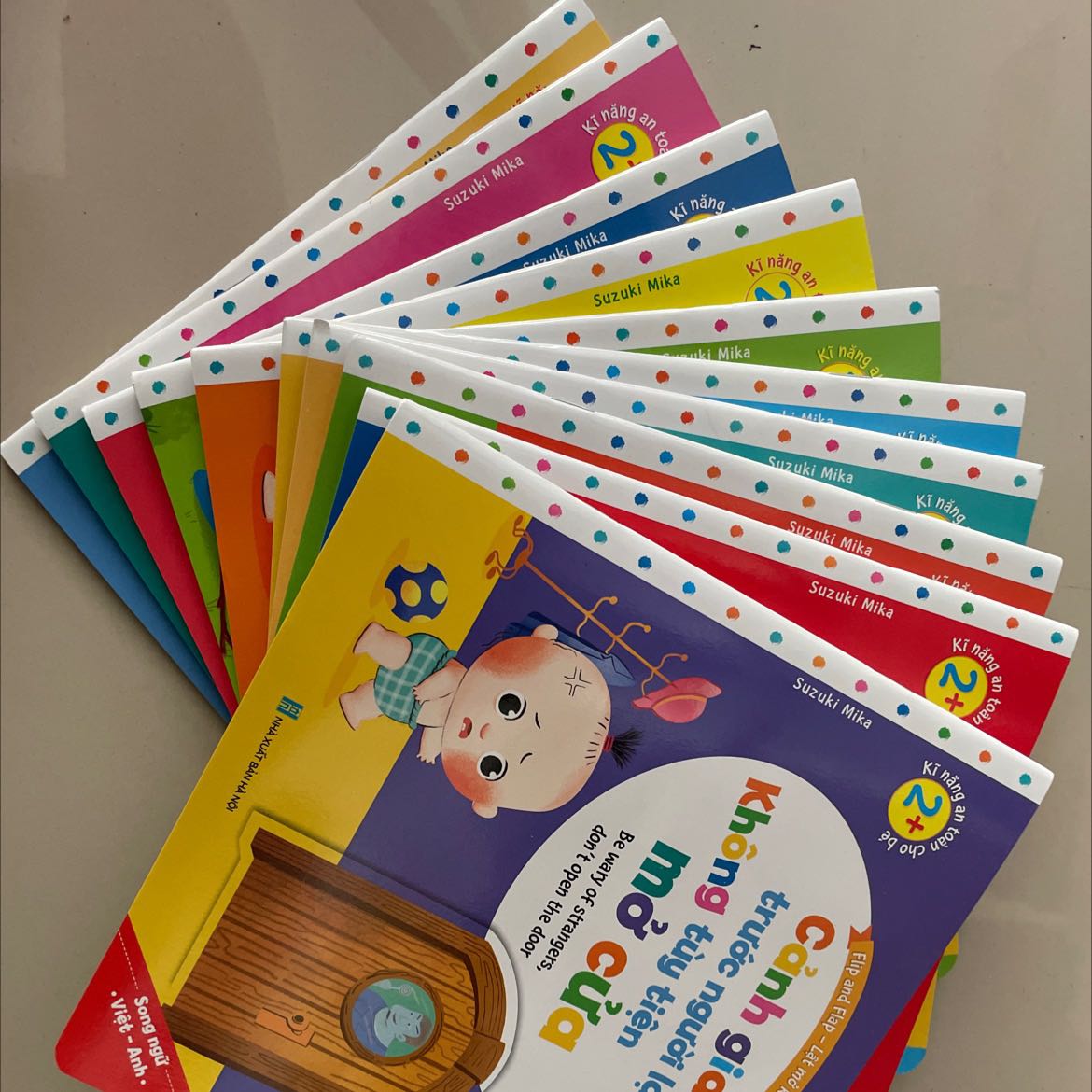 Sách có những trang lật mở các bé rất thích