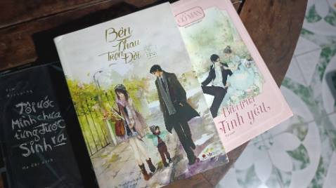 Hàng đóng gói cẩn thận nhưng vẫn bị hư góc sách