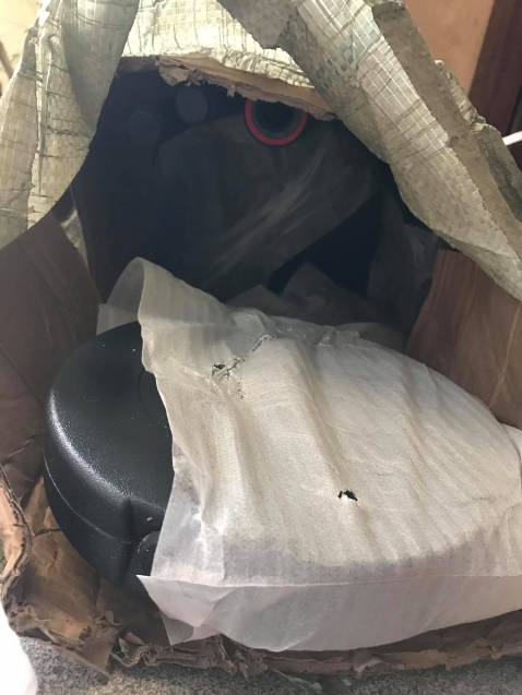 tạ của em thì không bị xước hay bị vỡ, nhưng mà cái thanh nối 1 đầu bị méo như trong hình , không nối được với tay cầm ạ, mình vẫn cho 5 * nhưng mà , mọi người cho em hỏi nên fix cái thanh nối thế nào để cho nó nối được với tay cầm ạ.